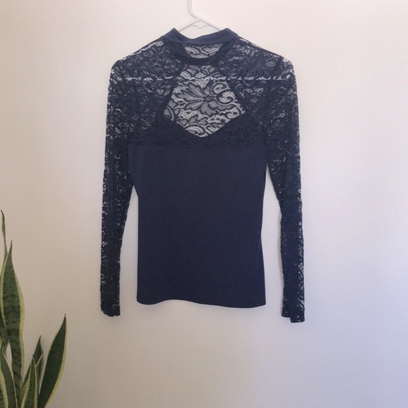 Express Cut Out Top - Picture 2 of 2